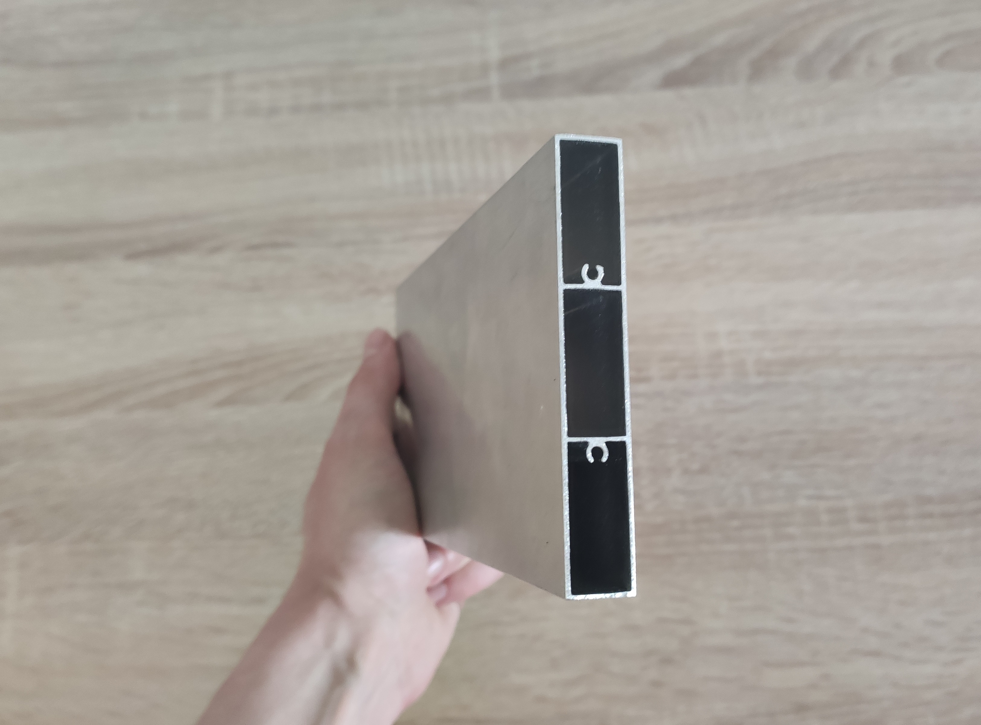 Aluminiumlamelle mit rechteckigem Querschnitt