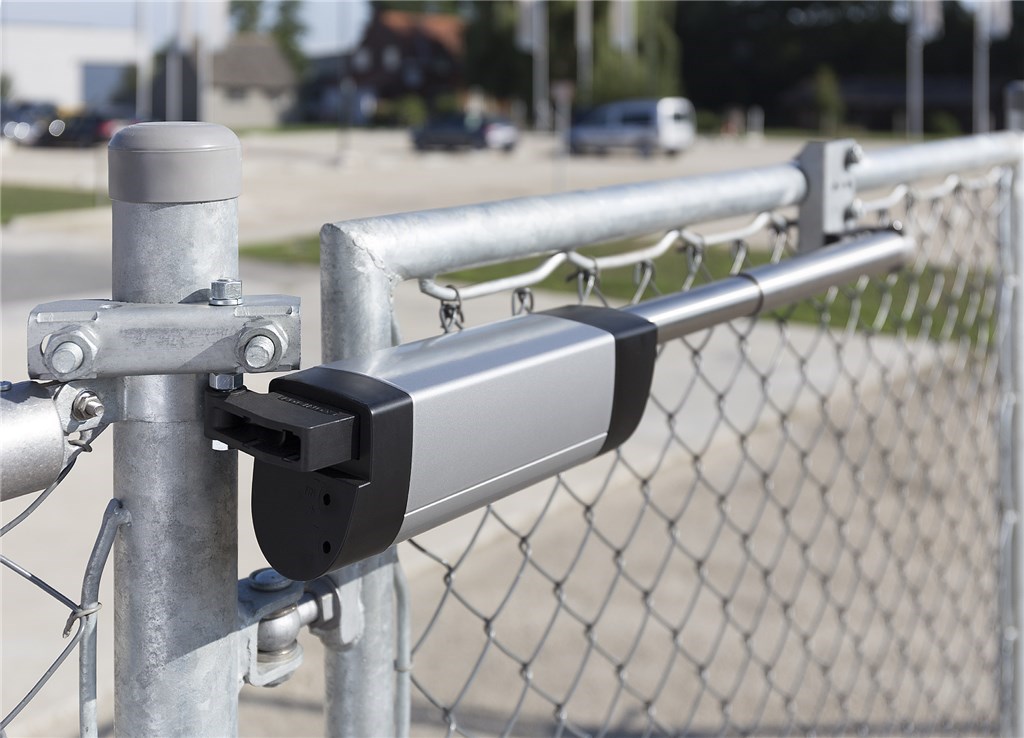 LOCINOX SAMSON-2 Beispiel eines installierten Torschließers
