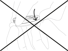 4. Drücken Sie dabei nicht auf den oberen Teil der Abdeckung. 4. Drücken Sie dabei nicht auf den oberen Teil der Abdeckung.