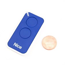 Der NICE Era Inti INTI2B ist der kleinste Handsender von NICE.