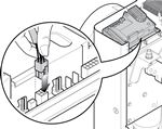Schließen Sie den Stecker an die Steuerung der Schranken M-Bar und L-Bar an.