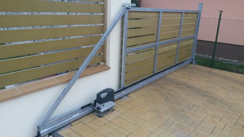 Freitragendes Schiebetor Freitragendes Schiebetor